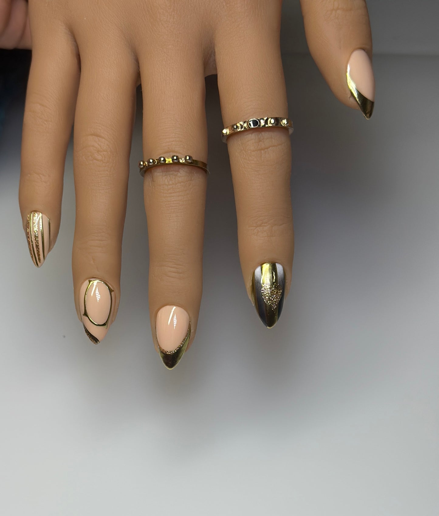 Golden Hour Luxe Set – Almond Shape (14 Nails) | Press-on nails