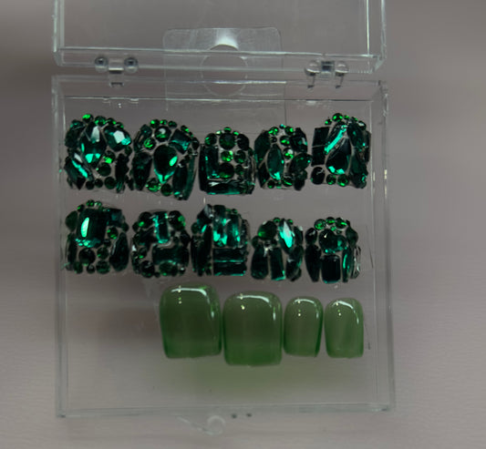 Luck of Green Bling – Luxury Rhinestone Press-On Nails | Austin, TX (Size Medium, 14pc Set)