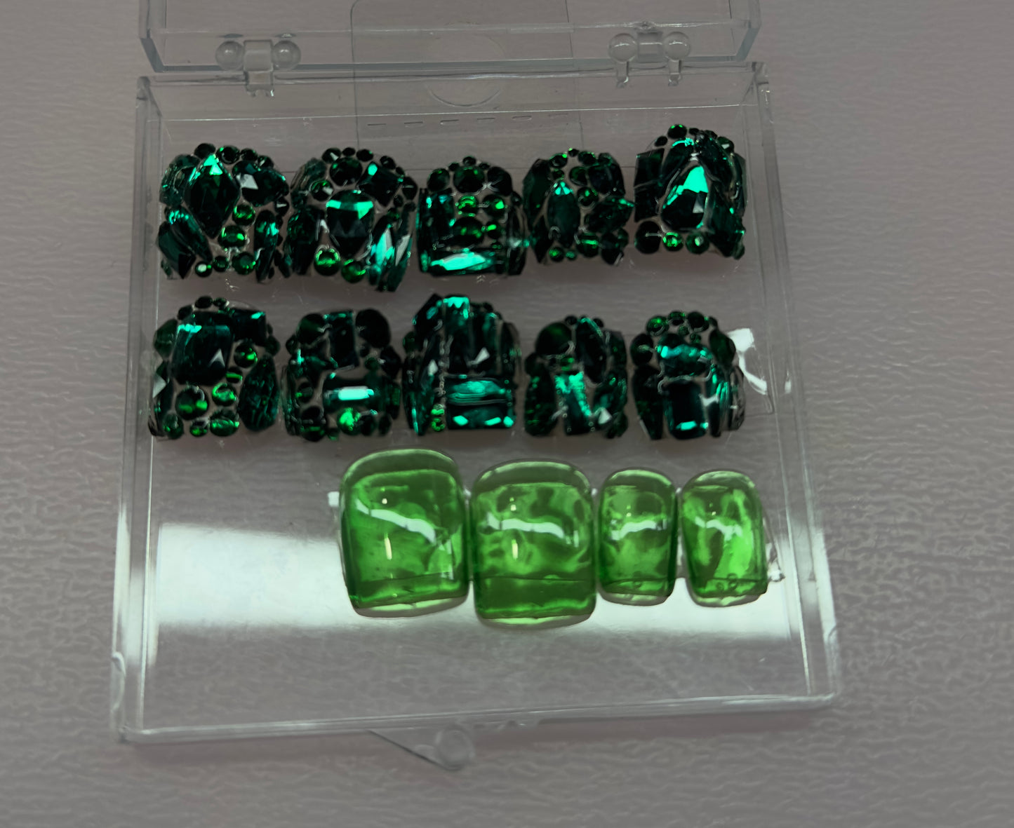 Luck of Green Bling – Luxury Rhinestone Press-On Nails | Austin, TX (Size Medium, 14pc Set)