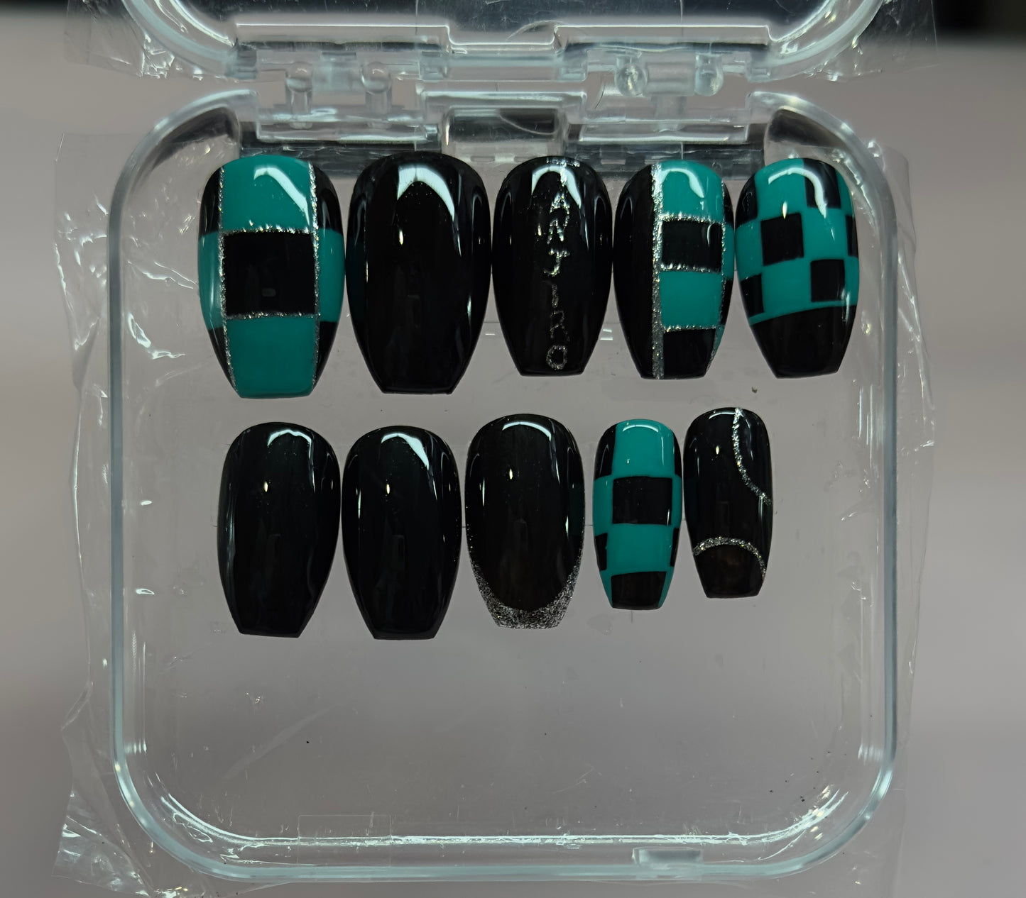 Teal Tension – Graphic Black & Teal Press-On Nails | Austin, TX (14pc Set)